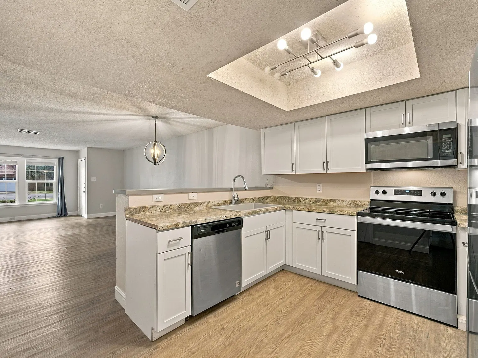 2 bed, 1145 sqft, $1,450 — Photo 3