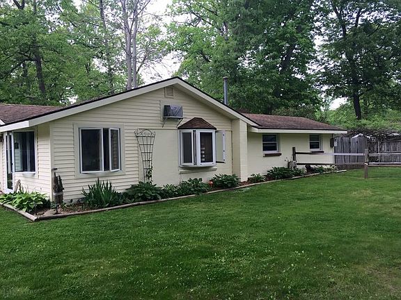 2nd image of 2039 Parkwood Ct