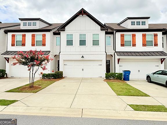 2nd image of 34 Auburn Woods Dr