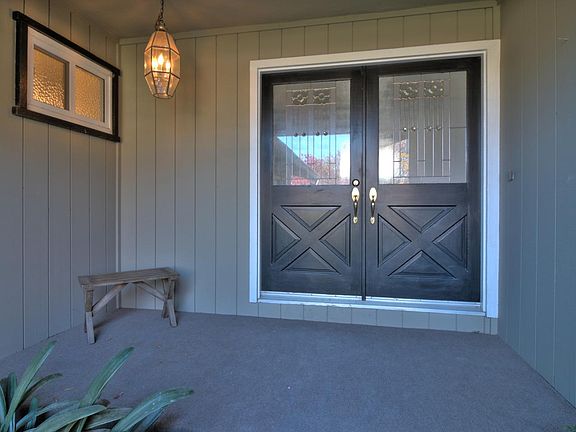5th image of 1002 Bluebonnet Dr