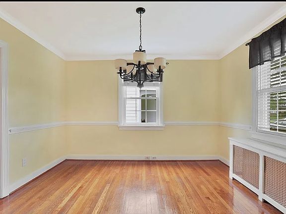 5th image of 1721 W Laburnum Ave