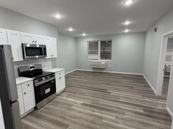 22 Seeley St Floor 2