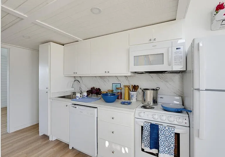 204 Marlin St #9 — Photo 5