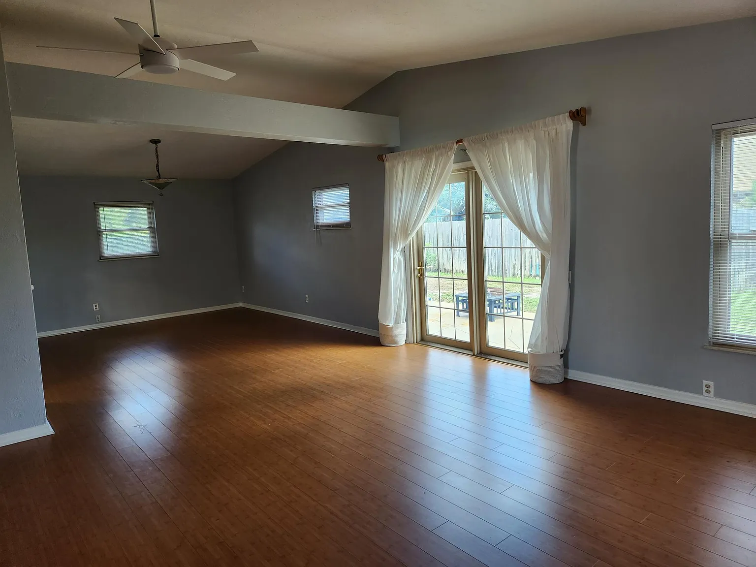 4431 Doris Dr — Photo 4