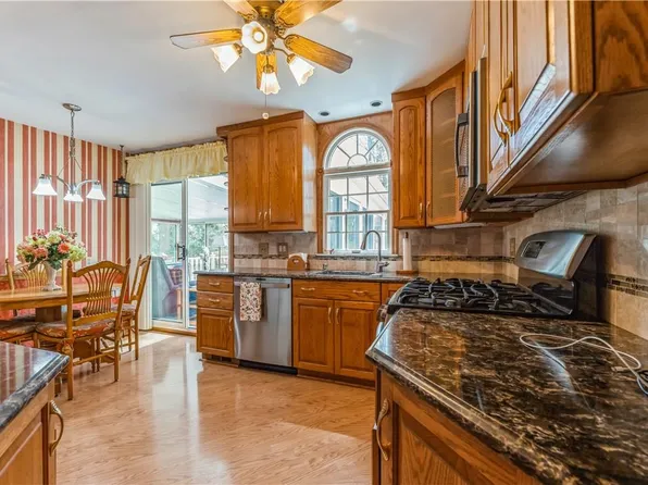 75 Van Buren Street, Pearl River, NY 10965