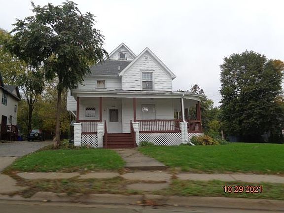 2nd image of 1728 Charles St