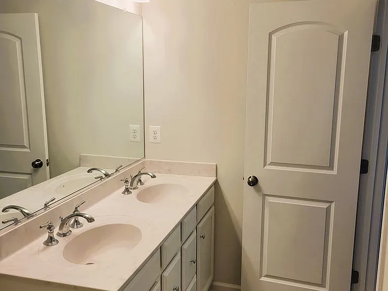 9220 Saint Charles Cir — Photo 20