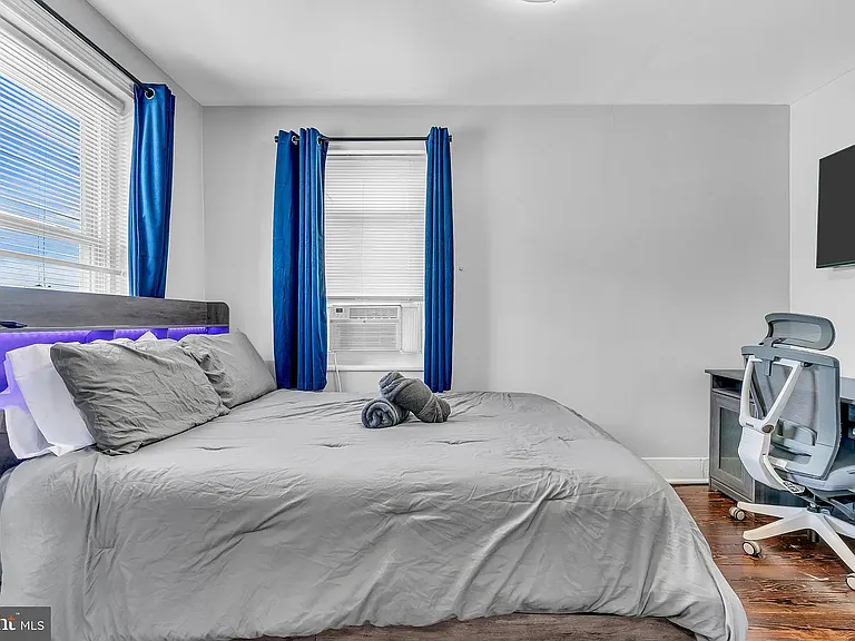 905 W Marshall St #2 — Photo 31