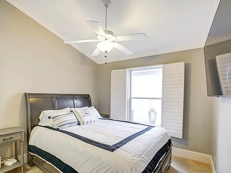2208 Soundings Ct — Photo 21