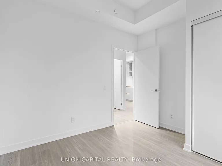 8 Wellesley St W #1007 — Photo 10