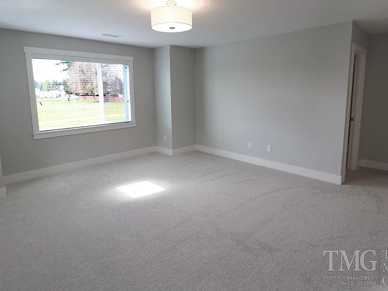 10816 NE 119th Pl — Photo 15