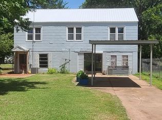 215 Cedar St, Perry, OK 73077