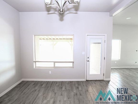 3rd image of 4205 Honolulu Rd