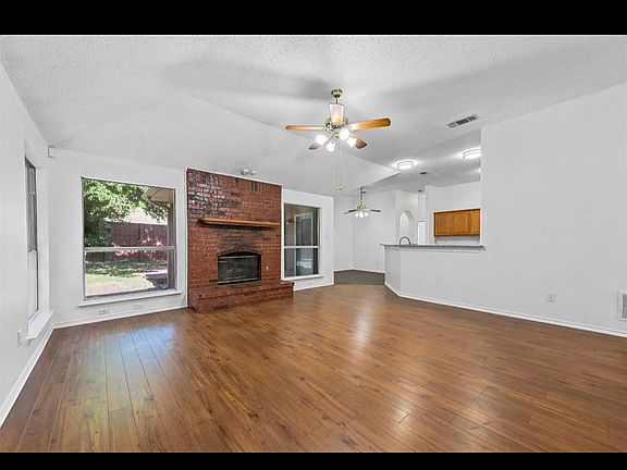 5th image of 4515 Brittany Ln