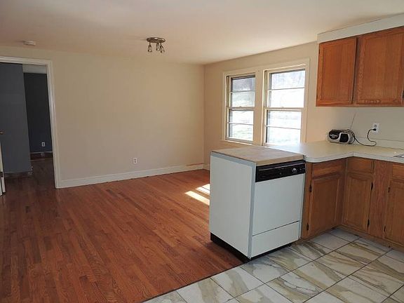 4th image of 12 Delancy Dr
