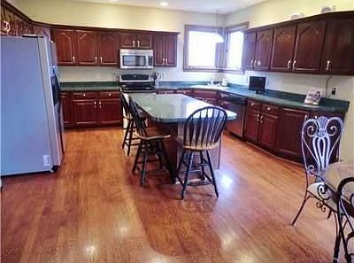 5th image of 1052 Lakeview Dr