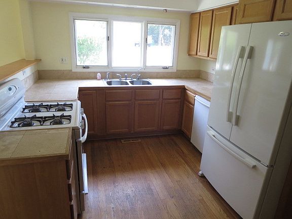 4th image of 36976 N Northwestern Ave