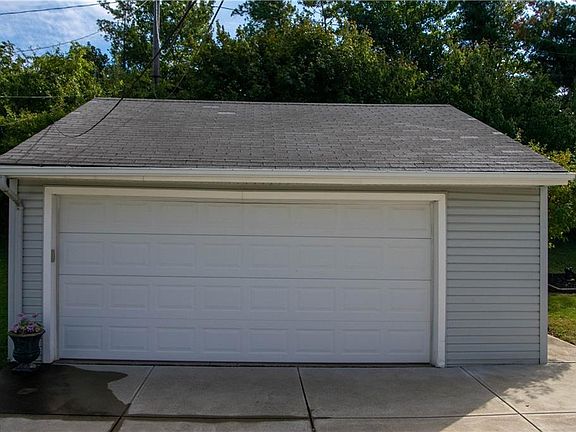 4th image of 470 Terrace Dr