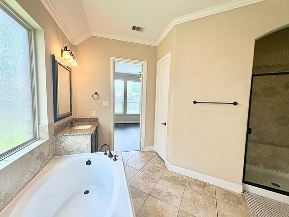 5th image of 21346 Huron Bend Dr