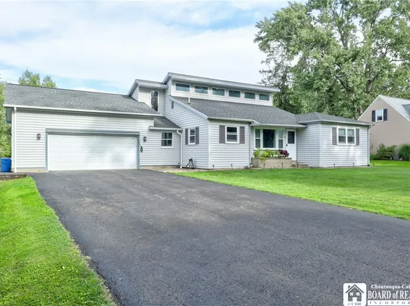 21 Stoneman Ave, Lakewood, NY 14750
