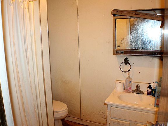 5th image of 218 Nelo St