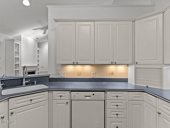 3rd image of 3850 Harmony Circle SE
