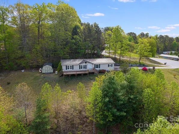 218 Sandy Creek Ct, Hendersonville, NC 28792