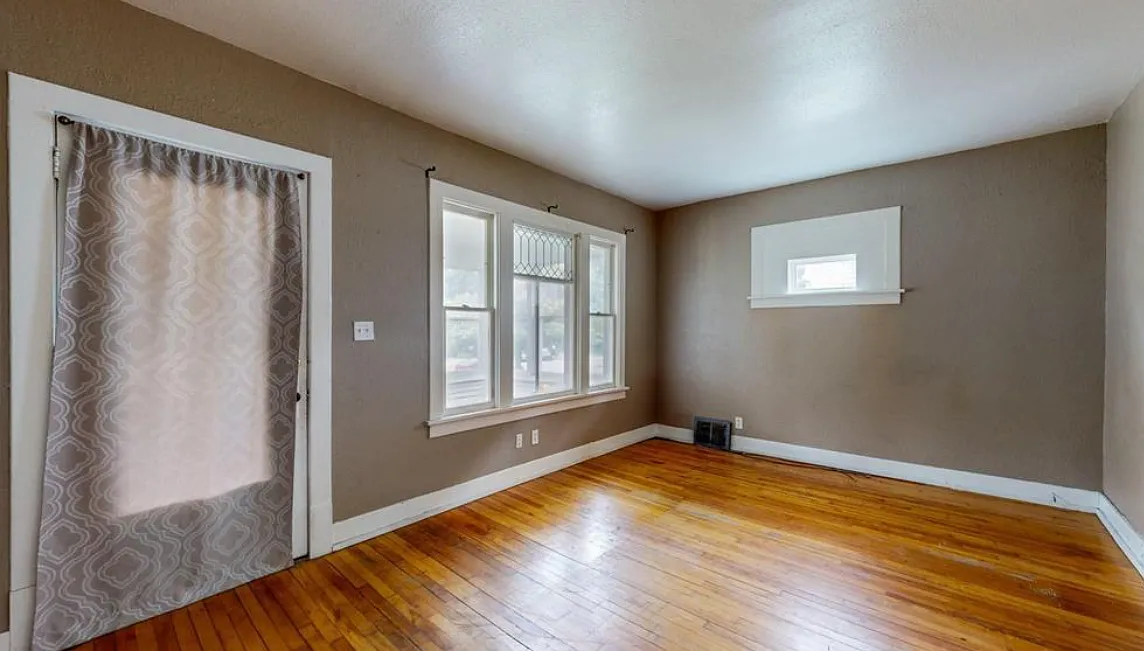 2 bed, 1000 sqft, $1,450 — Photo 4