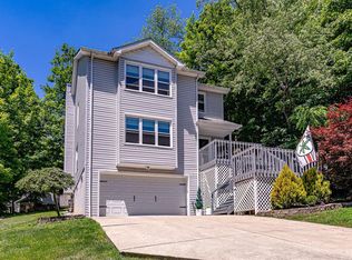 1334 Sunset Dr, Lawrenceburg, IN 47025