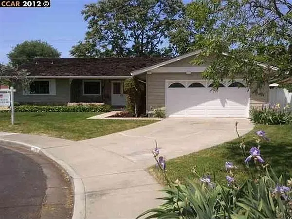 3245 Trifari Pl photo 1