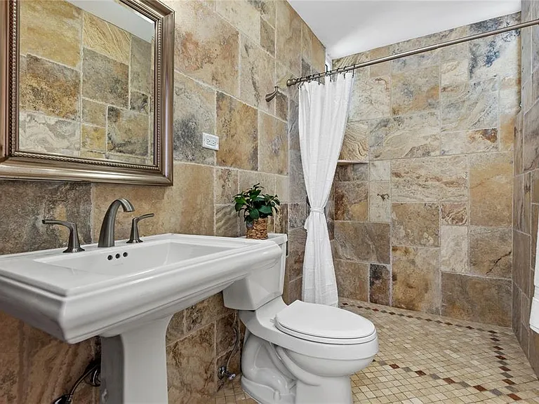 860 Ashford Ave #9 — Photo 19
