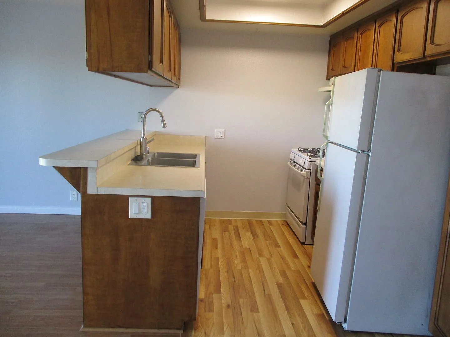 Desirable Pt Loma 1 Bdr 1 Ba 2nd floor apartment — Photo 2