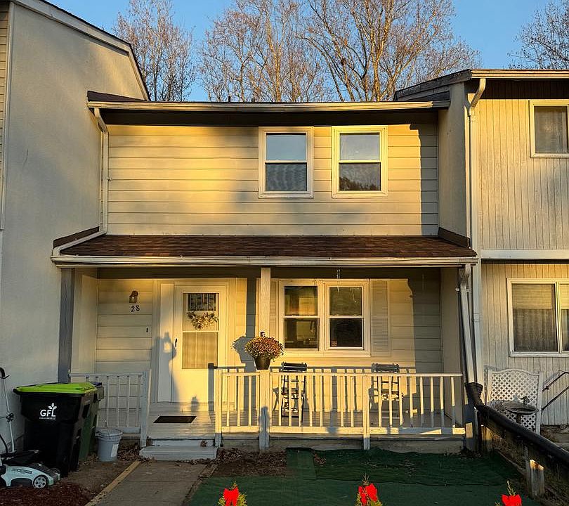 1st image of 28 Wayside Ct