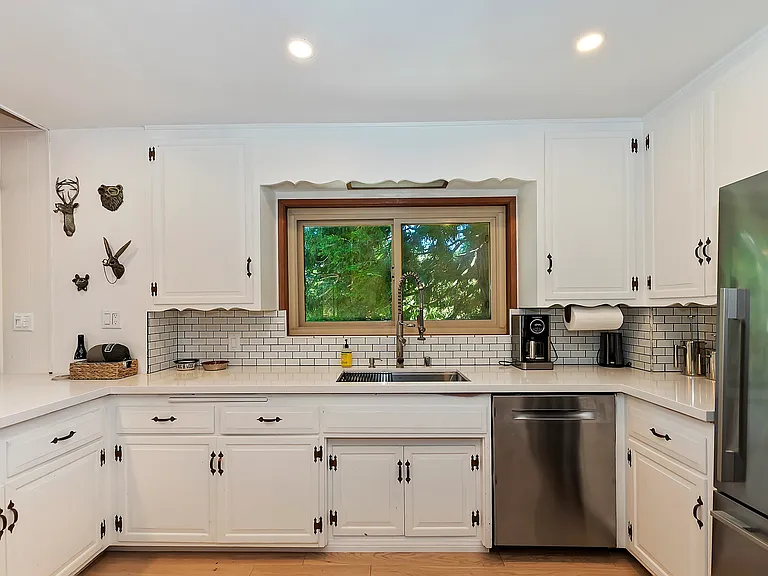 24581 Horst Dr — Photo 14