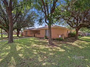 1200 Amherst St, Burkburnett, TX 76354