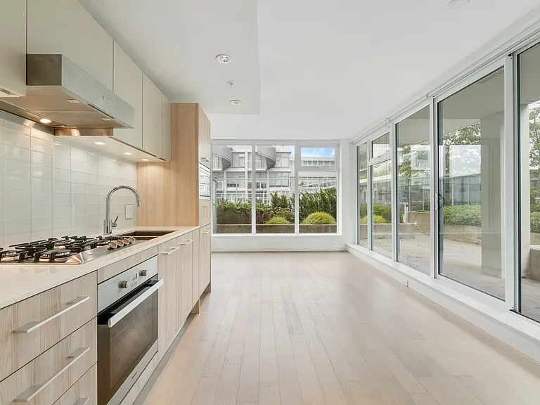 2221 E 30th Ave #3XX — Photo 3