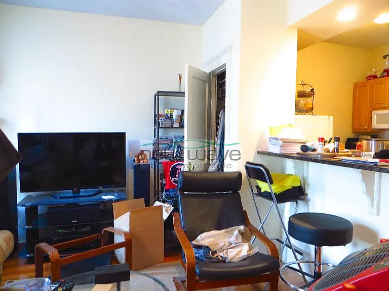 51 Queensberry St #16 — Photo 25