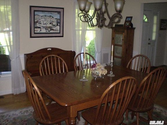 4th image of 15 Josephine Blvd