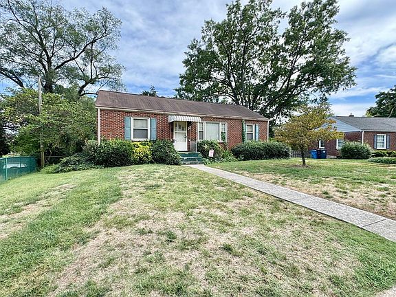 4th image of 2781 Derwent Dr SW