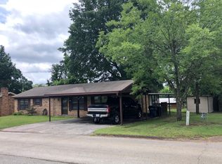 102 Brookwood Ln, White Oak, TX 75693