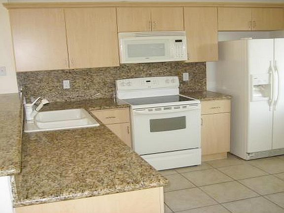 3rd image of 11683 NE 18th Dr