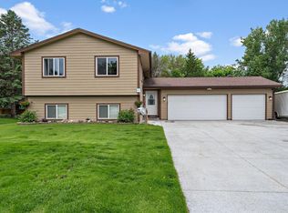 11469 Sumter Ave N, Champlin, MN 55316