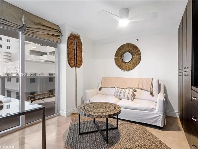 2401 Collins Ave #909 — Photo 5
