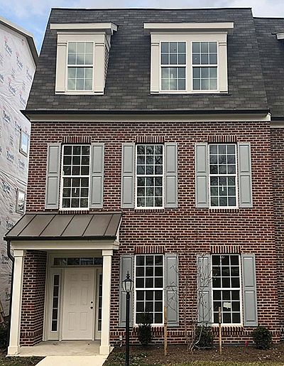2nd image of 5944 Clapton Ct