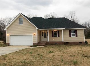 132 Livingston Ln, Clinton, NC 28328