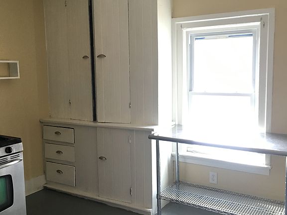 5th image of 1620 Court St APT 2B