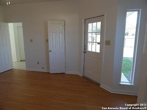5th image of 102 CIBOLO BRANCH ROAD