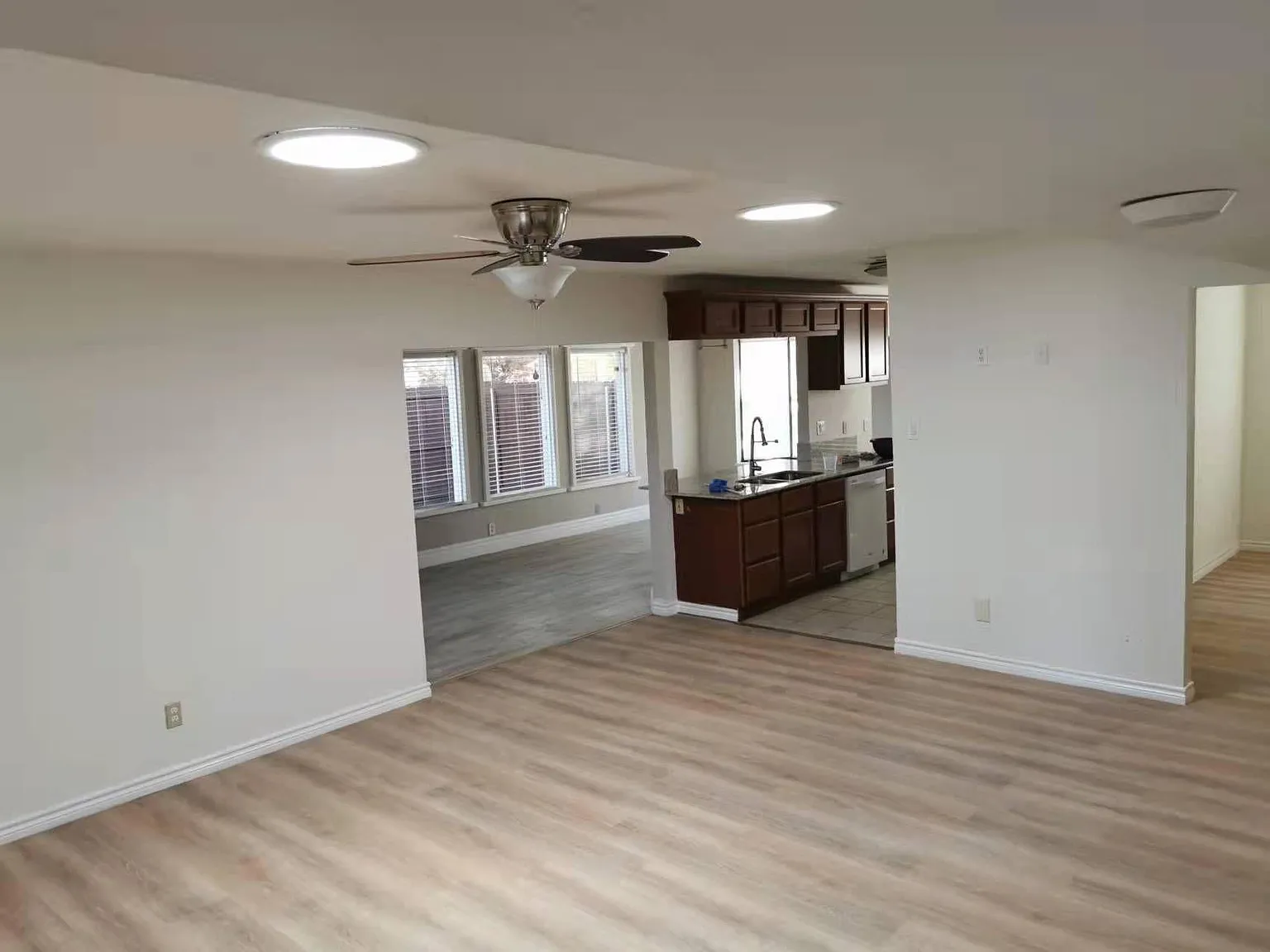 3 bed, 1856 sqft, $2,250 — Photo 3
