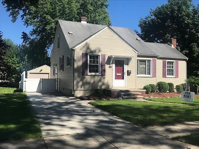 1st image of 292 Pacific St