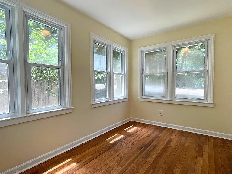 408 Ryders Ln — Photo 12